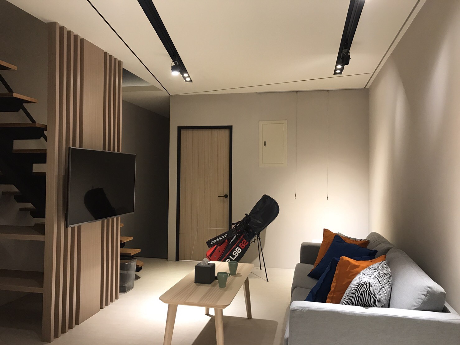 | 老 屋 重 生